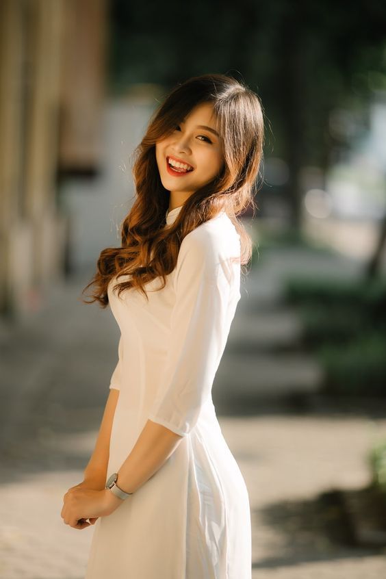 Những kiểu tóc xoăn đẹp cho học sinh cấp 3 đơn giản nhưng vẫn chất