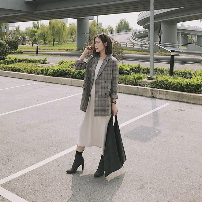 Muôn kiểu phối đồ với blazer của quý cô thời trang Việt | Thời trang | Vietnam+ (VietnamPlus)