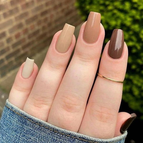 Để dành hết giãn cách đi làm đẹp, chị em làm ngay 12 mẫu nail màu nude này - 4
