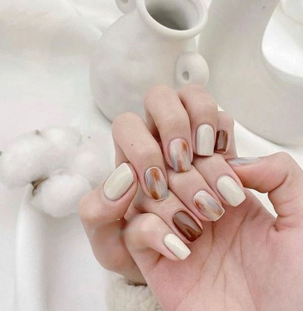 Để dành hết giãn cách đi làm đẹp, chị em làm ngay 12 mẫu nail màu nude này - 6
