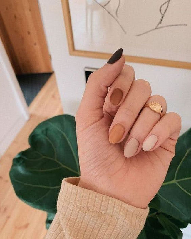 10 mẫu nail màu nude cực sang chảnh giúp nàng đẹp ‘ăn đứt chúng bạn’ - 6