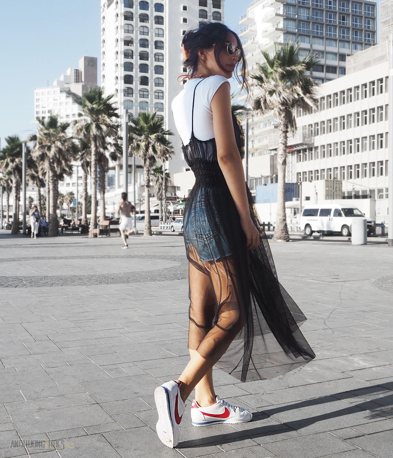 3 cách mix đồ phong cách với giày nike - Shop giày thể thao giá rẻ