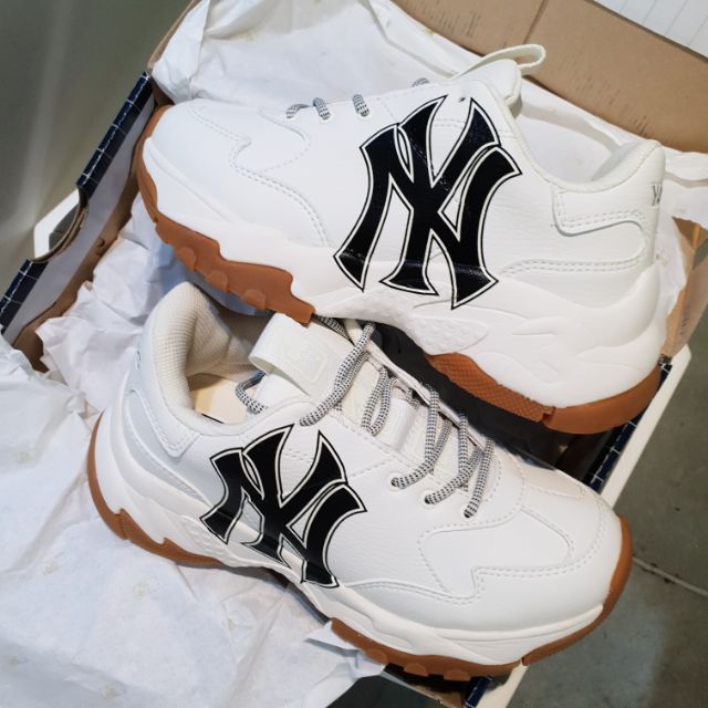 MLB BIG BALL CHUNKY EMBO NY Yankees | Lazada.vn