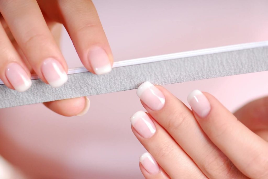Mách bạn bí quyết cách dũa móng tay đẹp 2020 - Trang Beauty
