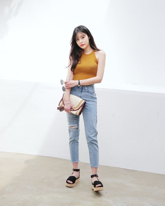 Cách Phối Đồ Với Quần Jean Lưng Cao Cực Phong Cách