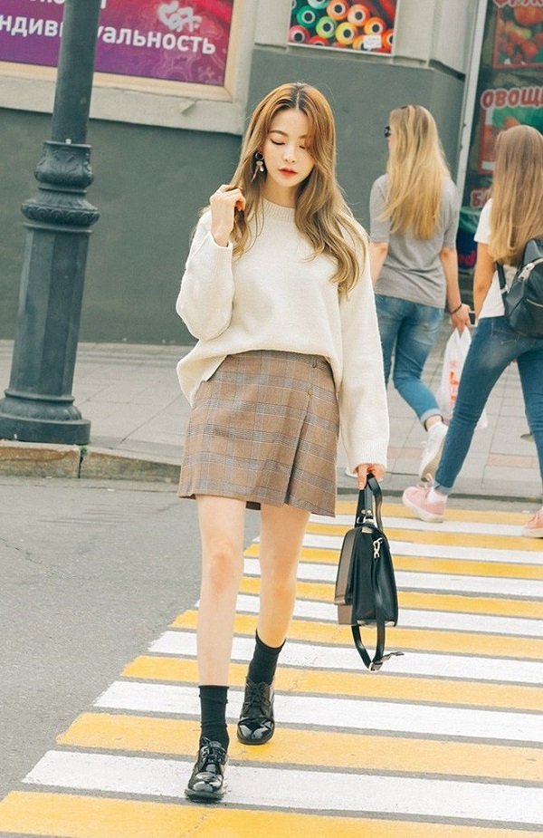 Áo len kết hợp chân váy chữ A siêu ngầu cực chất xuống phố