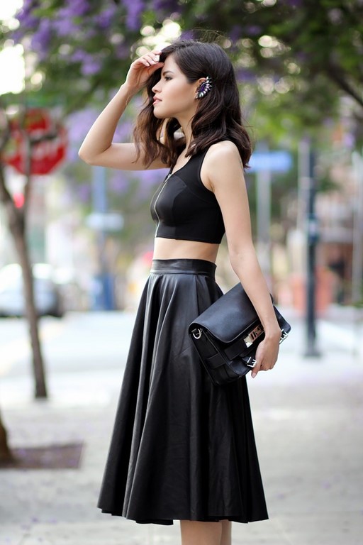 Áo croptop và bí quyết phối đồ của những cô nàng sành điệu
