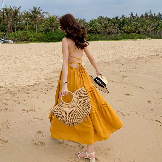 Đi biển mặc gì chụp hình đẹp? Hè 2021 đừng bỏ lỡ những outfit này