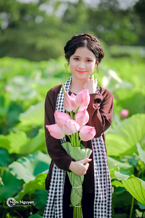 Bảng giá chụp ảnh sen Hồ Tây trọn gói ở đây ảnh đẹp mà rẻ