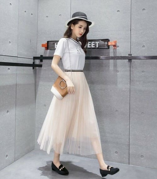 Chân váy maxi dài kết hợp với áo gì để chuẩn đẹp như stylist