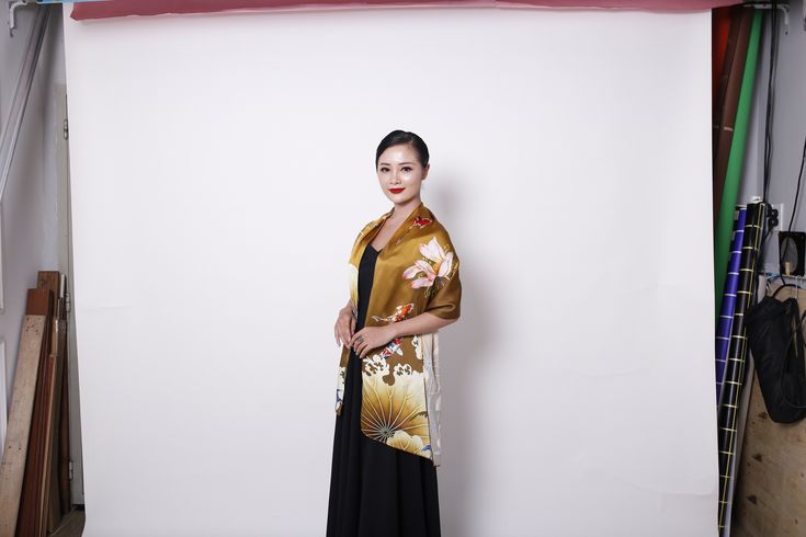 Cách Quàng Khăn Lụa - Lụa Tơ Tằm Nhasilk | Fashion, Saree, Sari