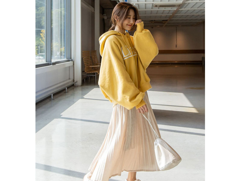 Mix áo hoodie với chân váy siêu NGẦU và CHẤT cho bạn trẻ - Mixgenz