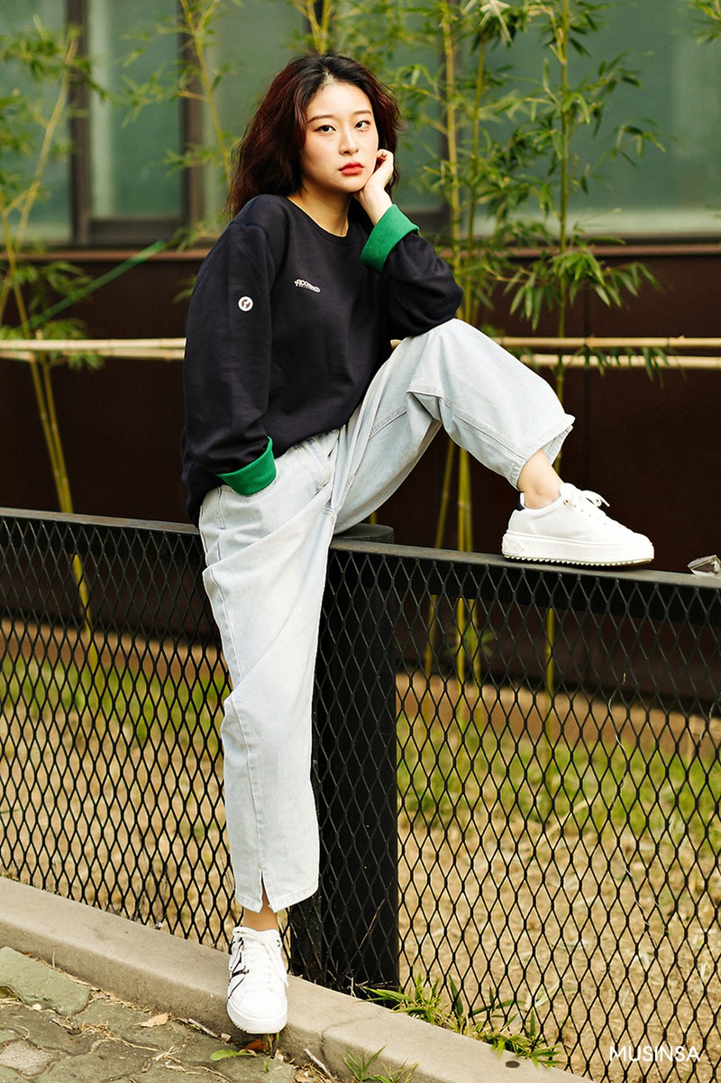 Không có lấy một set đồ bánh bèo, street style của con gái Hàn tuần qua toàn những ca cool ngầu hút mắt - Thời trang - Việt Giải Trí