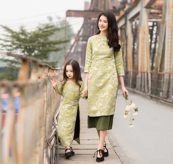5 gợi ý mặc áo dài đi giày gì cho nàng duyên dáng và thanh thoát hơn