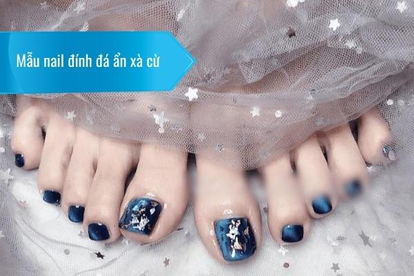 Móng chân đính đá ẩn xà cừ