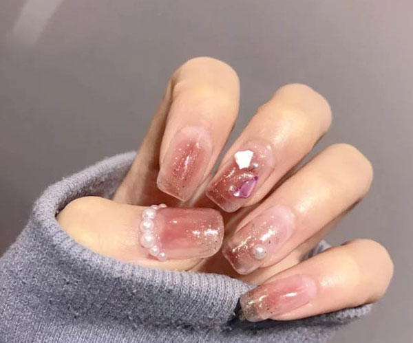 Nail thạch hồng độc đáo