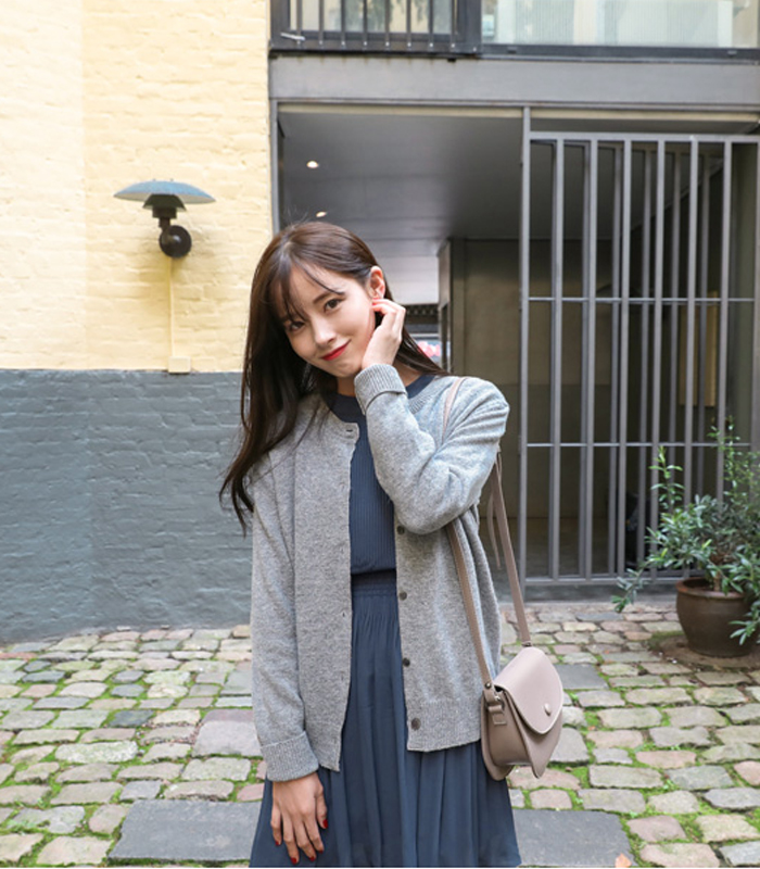 Những cách phối đồ với áo khoác len cardigan nữ đẹp nhất - sakurafashion.vn