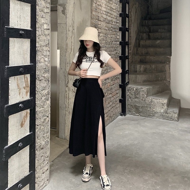 Tất tần tật tips mix đồ xinh lung linh với chân váy dài xẻ tà