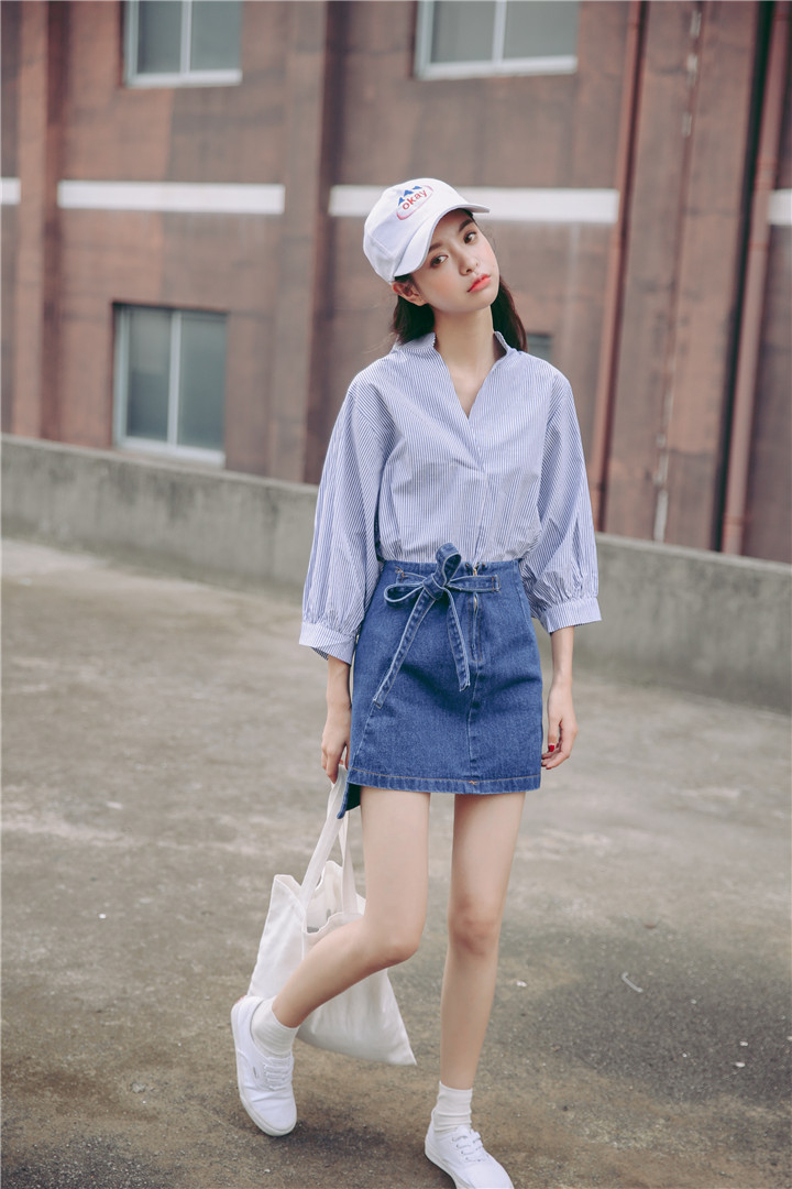 Top 10 cách phối đồ với chân váy jean đẹp, thời thượng nhất - Toplist.vn