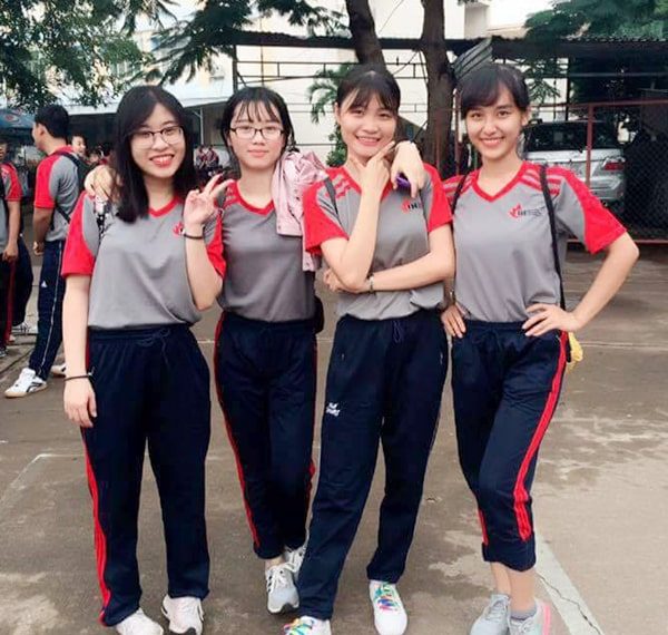 Đồng phục Đại Học IUH Công Nghiệp TPHCM thanh lịch duyên dáng - UVI