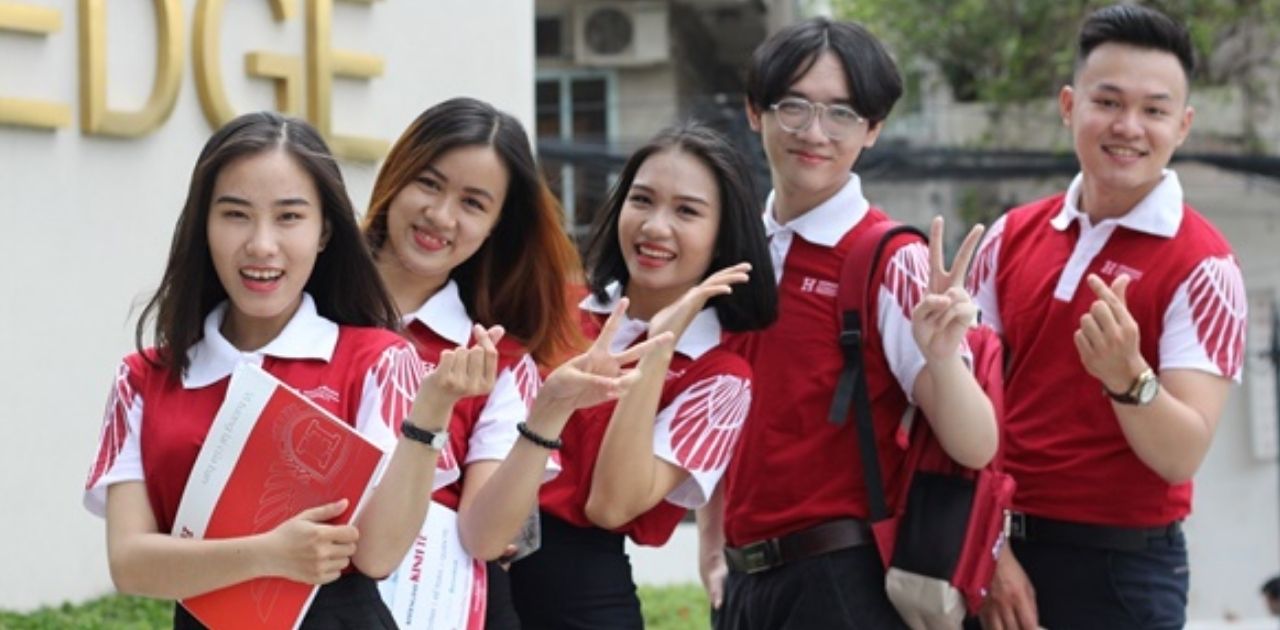 10 mẫu đồng phục đại học Quốc tế tại Việt Nam được tìm kiếm nhiều nhất