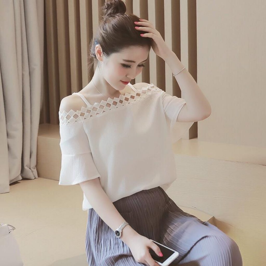 Áo trễ vai phối với gì? Gợi ý 5 cách mix hoàn hảo nên thử ngay!