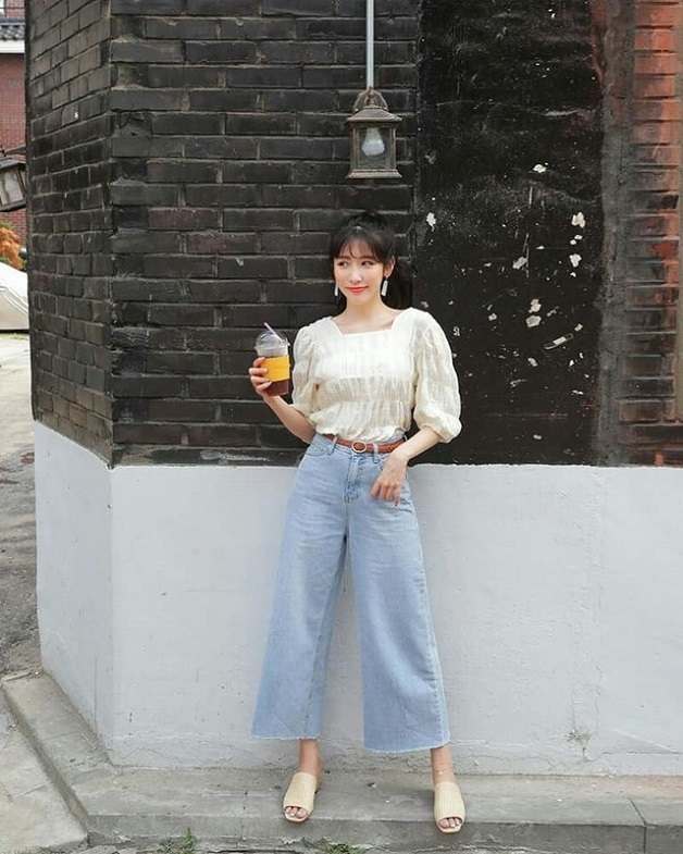 Bỏ túi 05 cách phối đồ cho người lùn với quần jean -