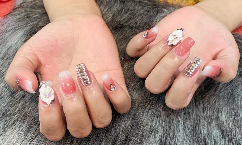 các mẫu nail vẽ hoa