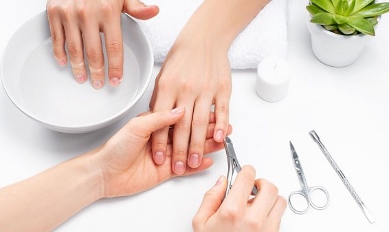 cách đính đá móng tay cực đơn giản