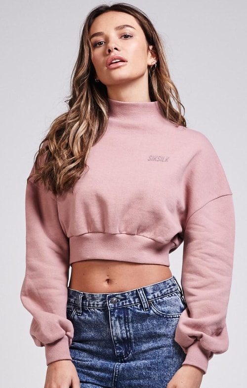 Áo croptop mặc với quần gì? Cách mix áo croptop chuẩn đẹp