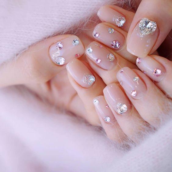 20+ mẫu nail đính đá đơn giản mà đẹp cho đôi tay thêm xinh lung linh