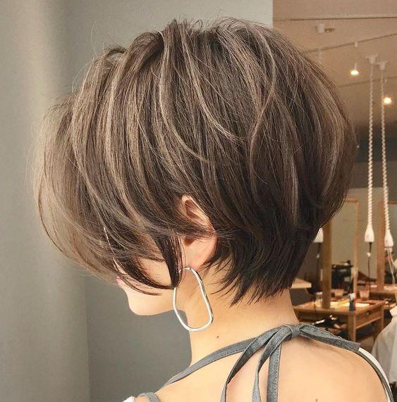 Gợi Ý 18+ Kiểu Gẩy Light Tóc Ngắn Cực Trendy Mà Không Kén Da