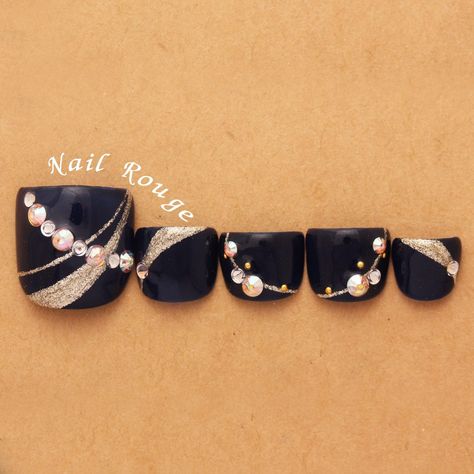 Mẫu nail móng chân Noel đính đá fancy cho các quý cô