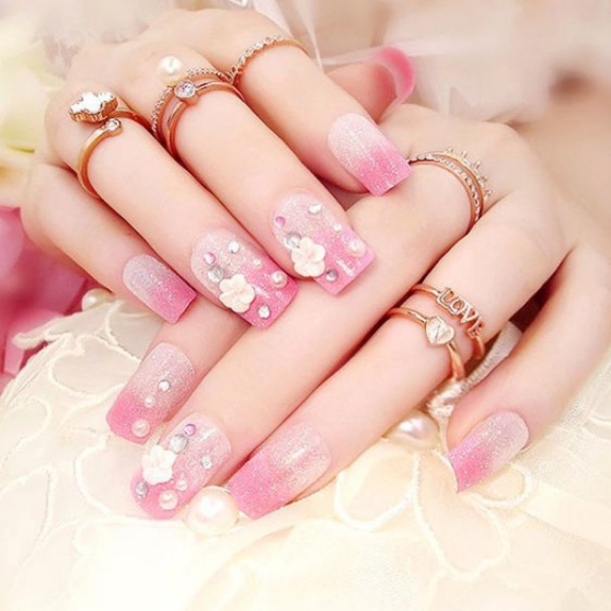 Những mẫu nail móng tay đính đá đẹp nhất hiện nay cực sang trọng