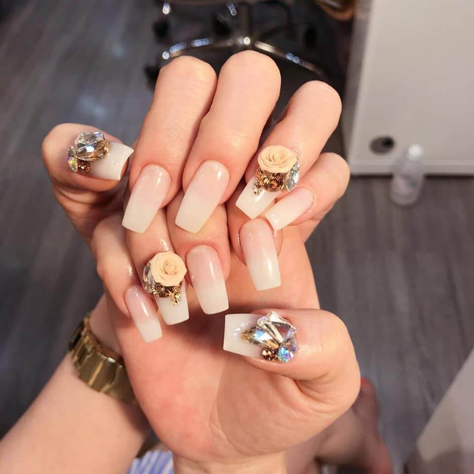 mẫu nail đắp hoa đẹp