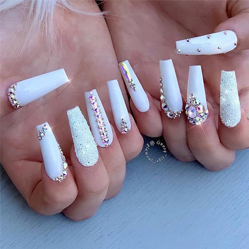 Mẫu nail màu trắng đẹp, thanh lịch và tinh tế
