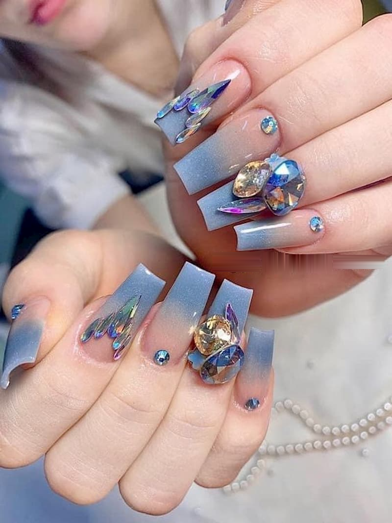 Mẫu nail màu xanh đẹp, sang chảnh
