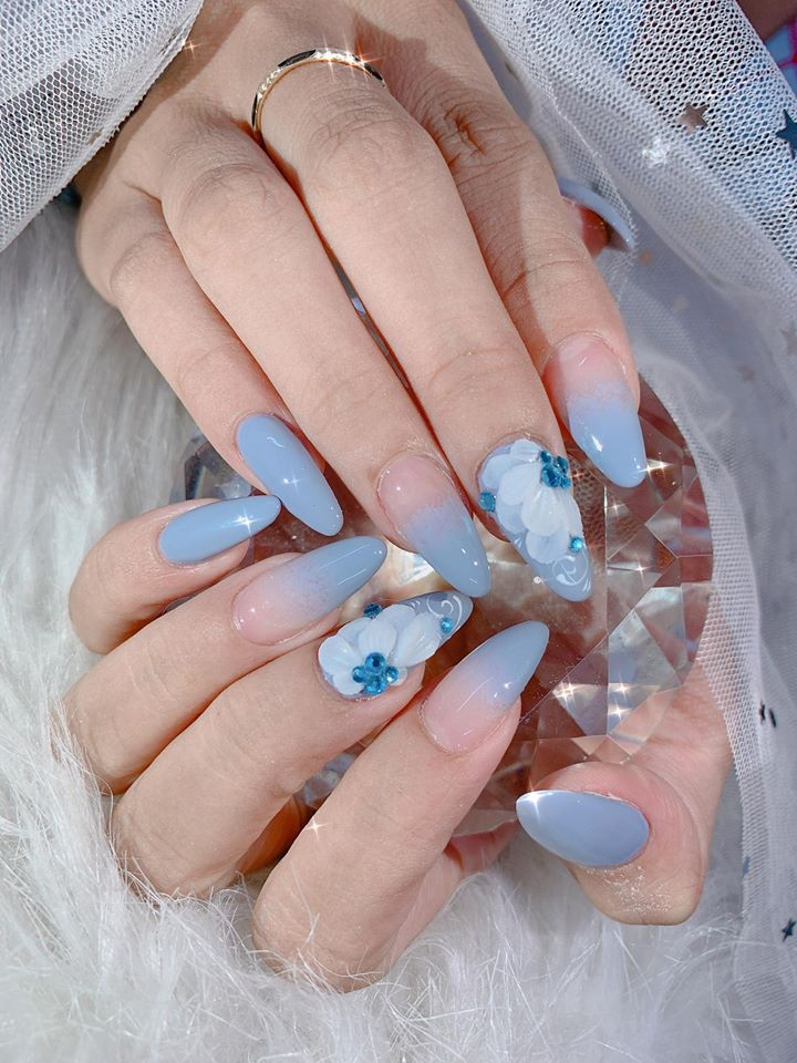 Mẫu nail màu xanh dương nhạt