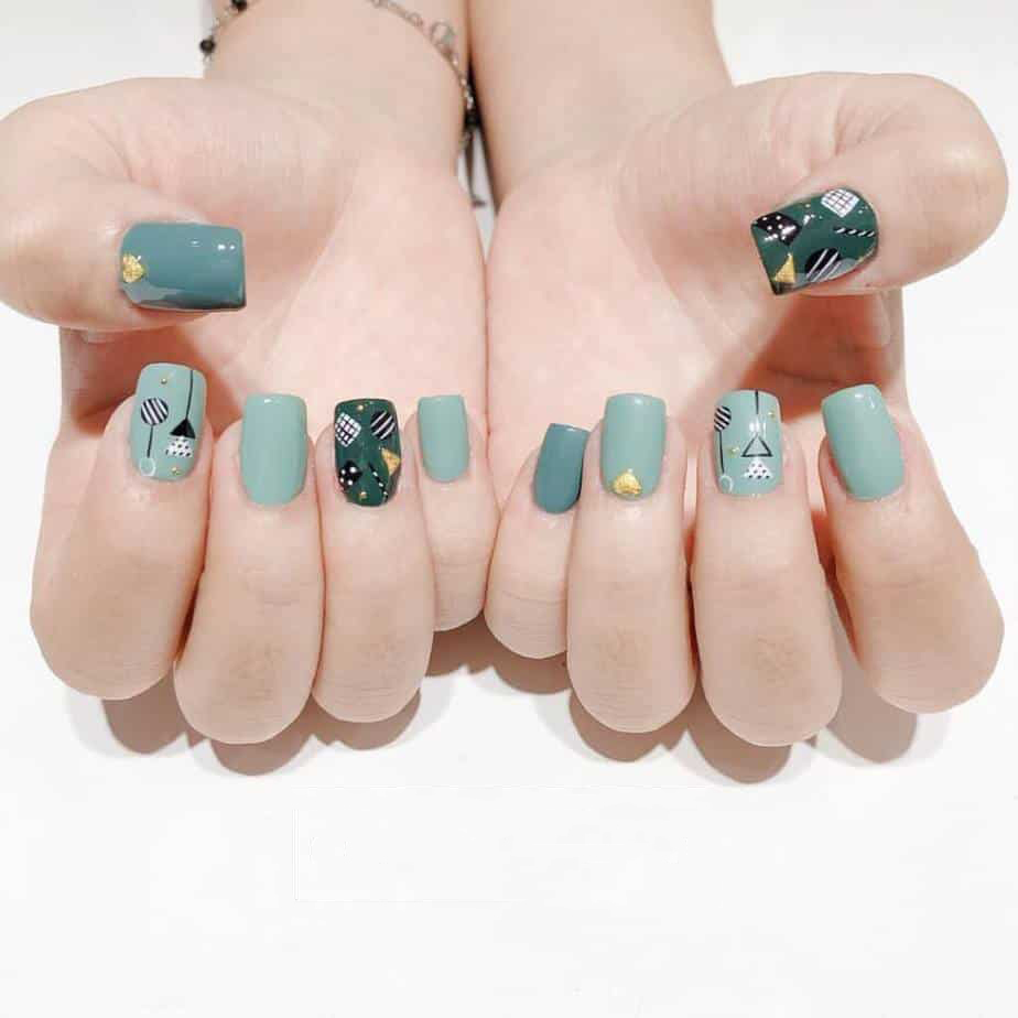 Mẫu nail màu xanh sang trọng, quý phái