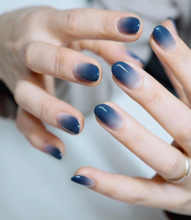 Mẫu nail ombre màu xanh dương