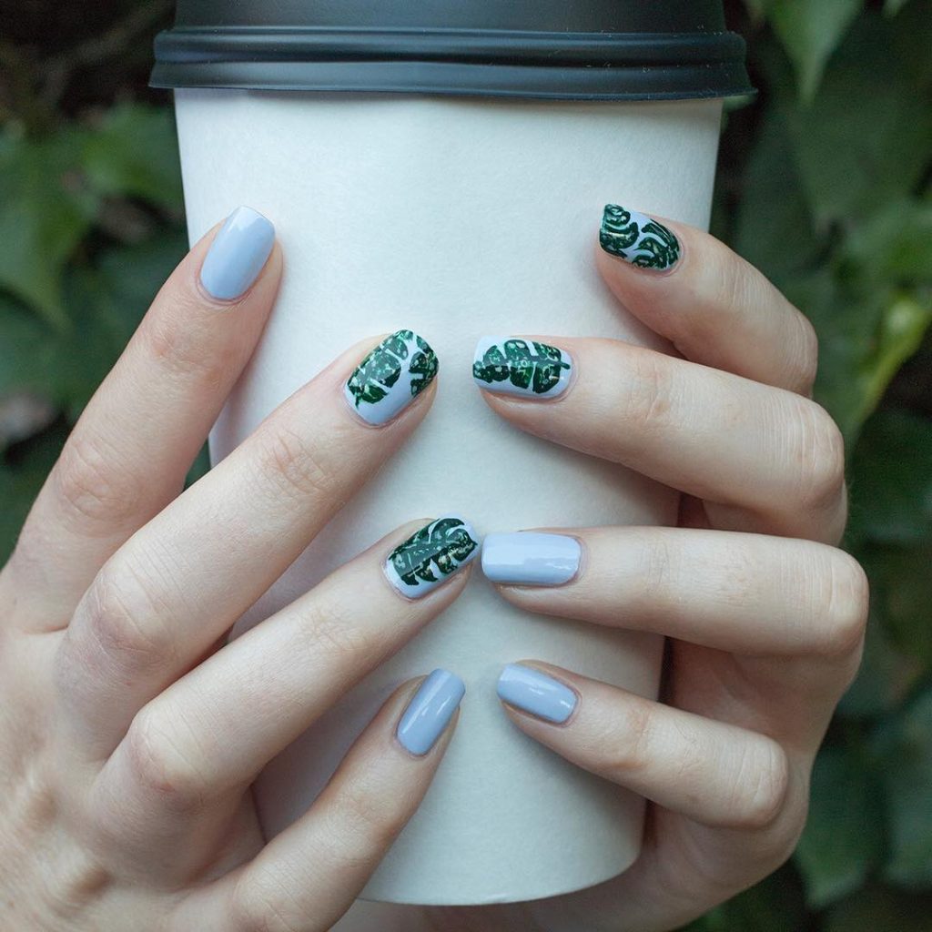 Mẫu nail thiên nhiên màu xanh dương nhạt