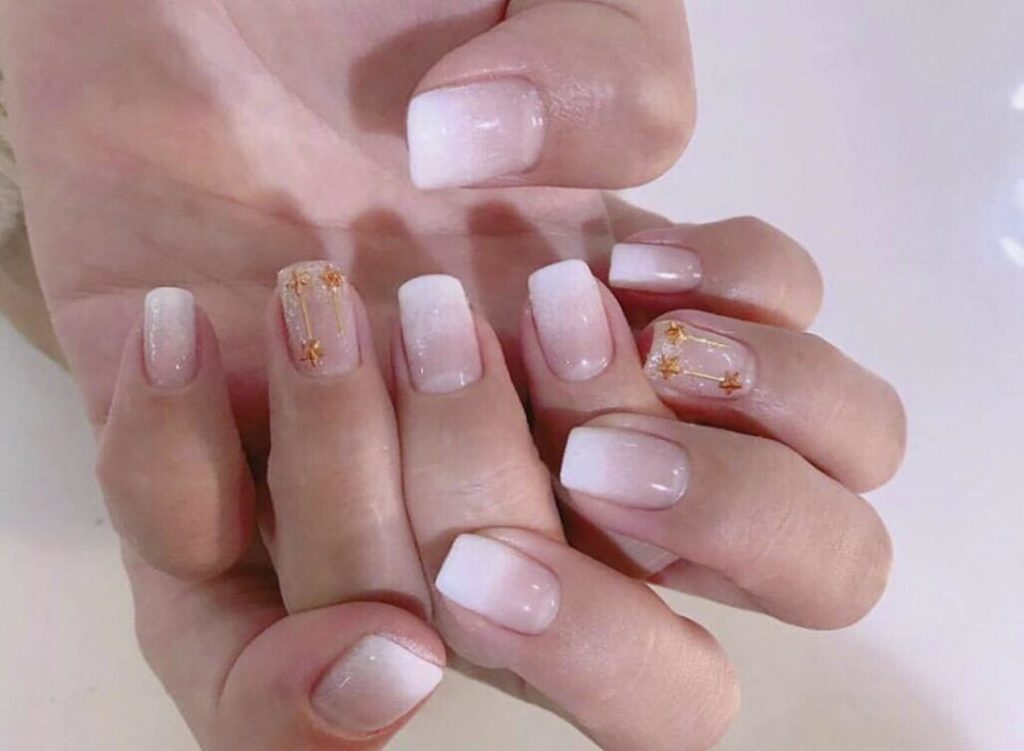 những mẫu nail hoa