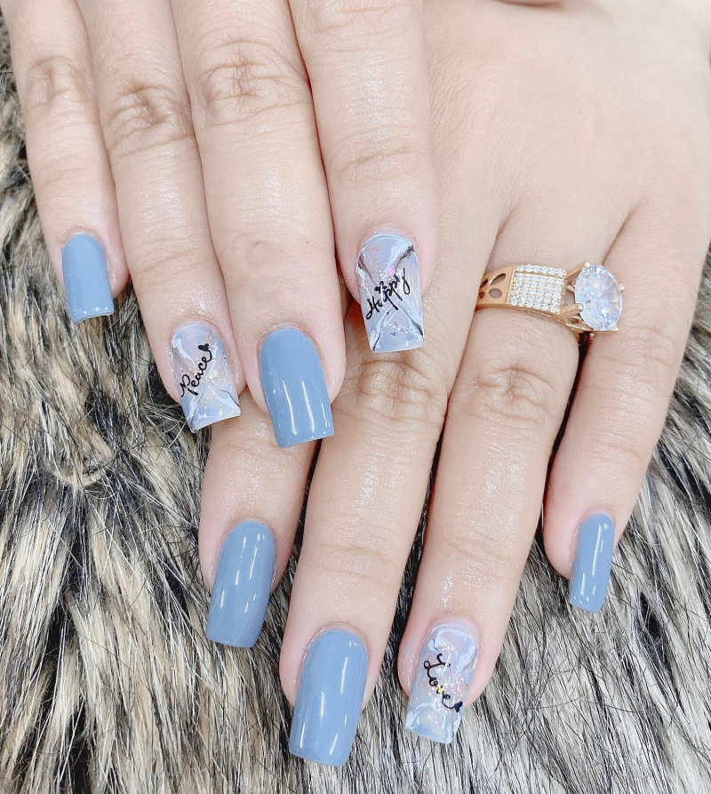 Mẫu nail xanh dương nhạt sang chảnh