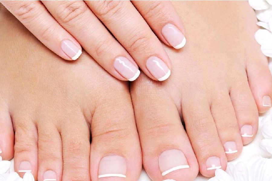 Màu sơn hồng phấn cho đôi chân không quá trắng