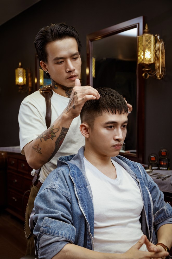 BA BƯỚC ĐƠN GIẢN LÀM CHỦ KIỂU TÓC MOHICAN