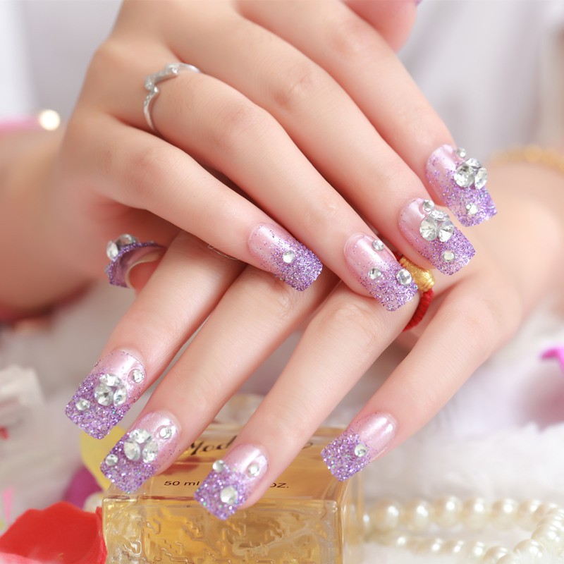 móng tay giả đính đá tím mộng mơ