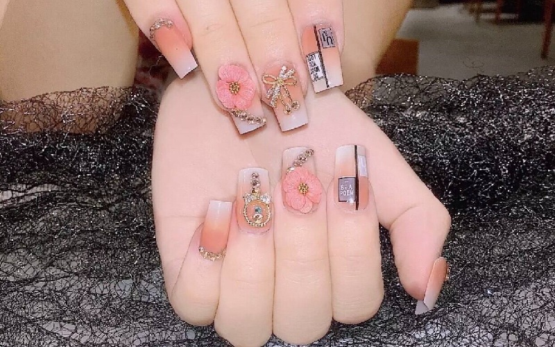 Nail Room - Mit’s House là nơi bán móng tay giả đính đá TPHCM được yêu thích nhất