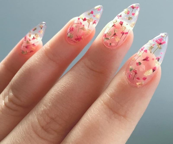 nail ẩn hoa khô đính đá cute