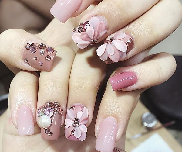 nail ẩn hoa khô đính đá sang trọng