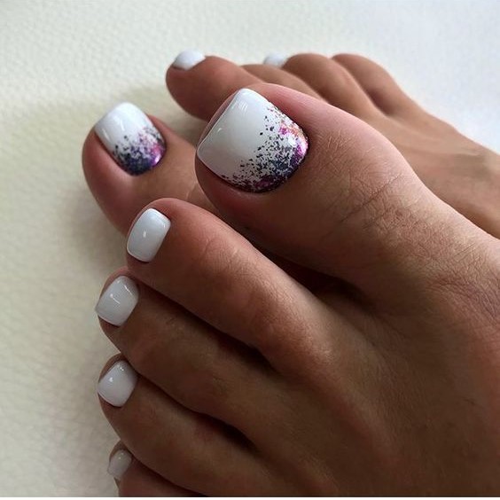 Mẫu nail kim tuyến cho da ngăm